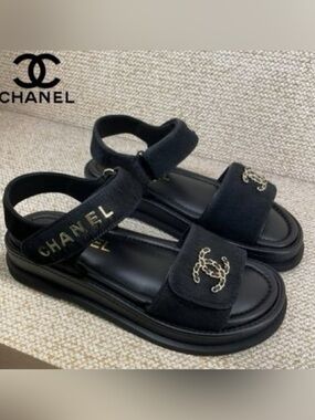 CHANEL DAD SANDALS GOLD CC LOGO size 39.5